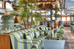 Uniworld Boutique River Cruises - S.S. Bon Voyage - Salon Champagne & Bar.jpg
